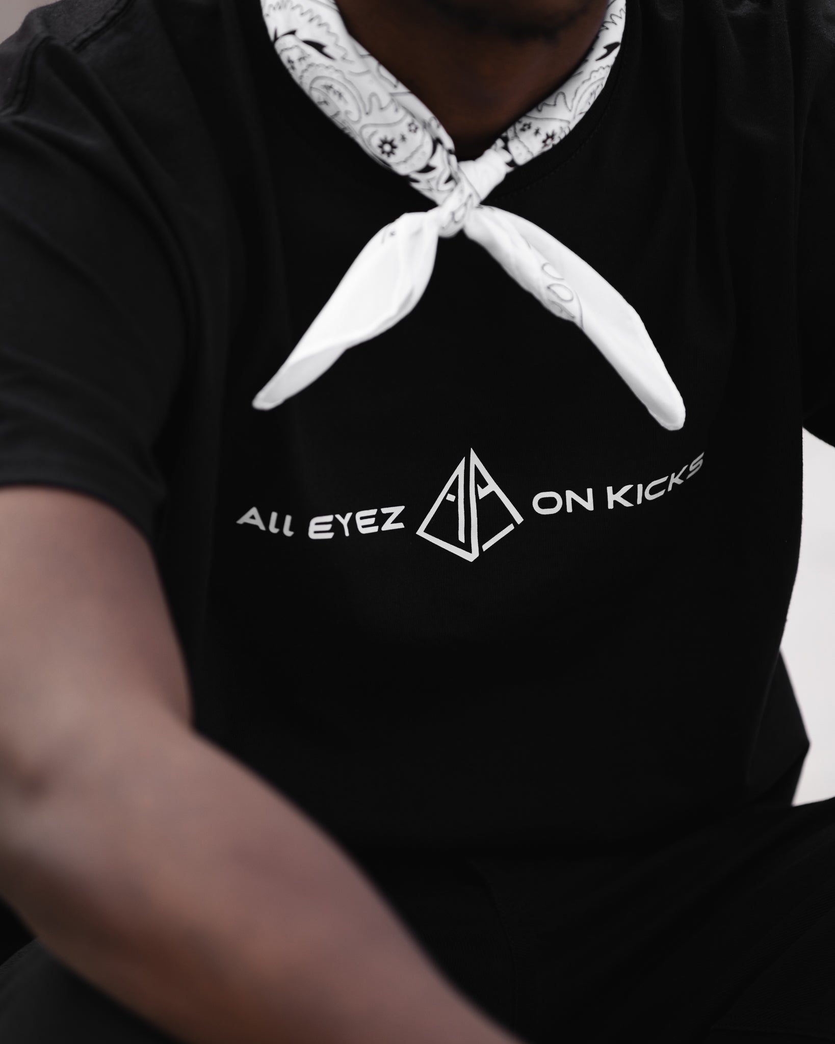 T-Shirt All Eyez On Kicks NOIR (Bandana Blanc) 2Pac