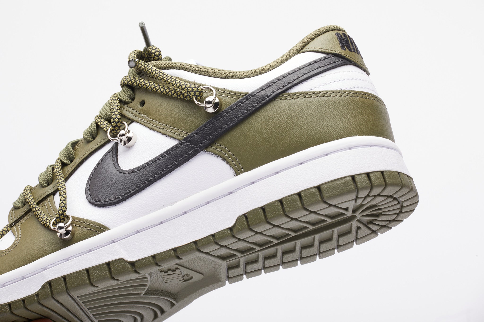 Nike Dunk Low WMNS "OLIVE"