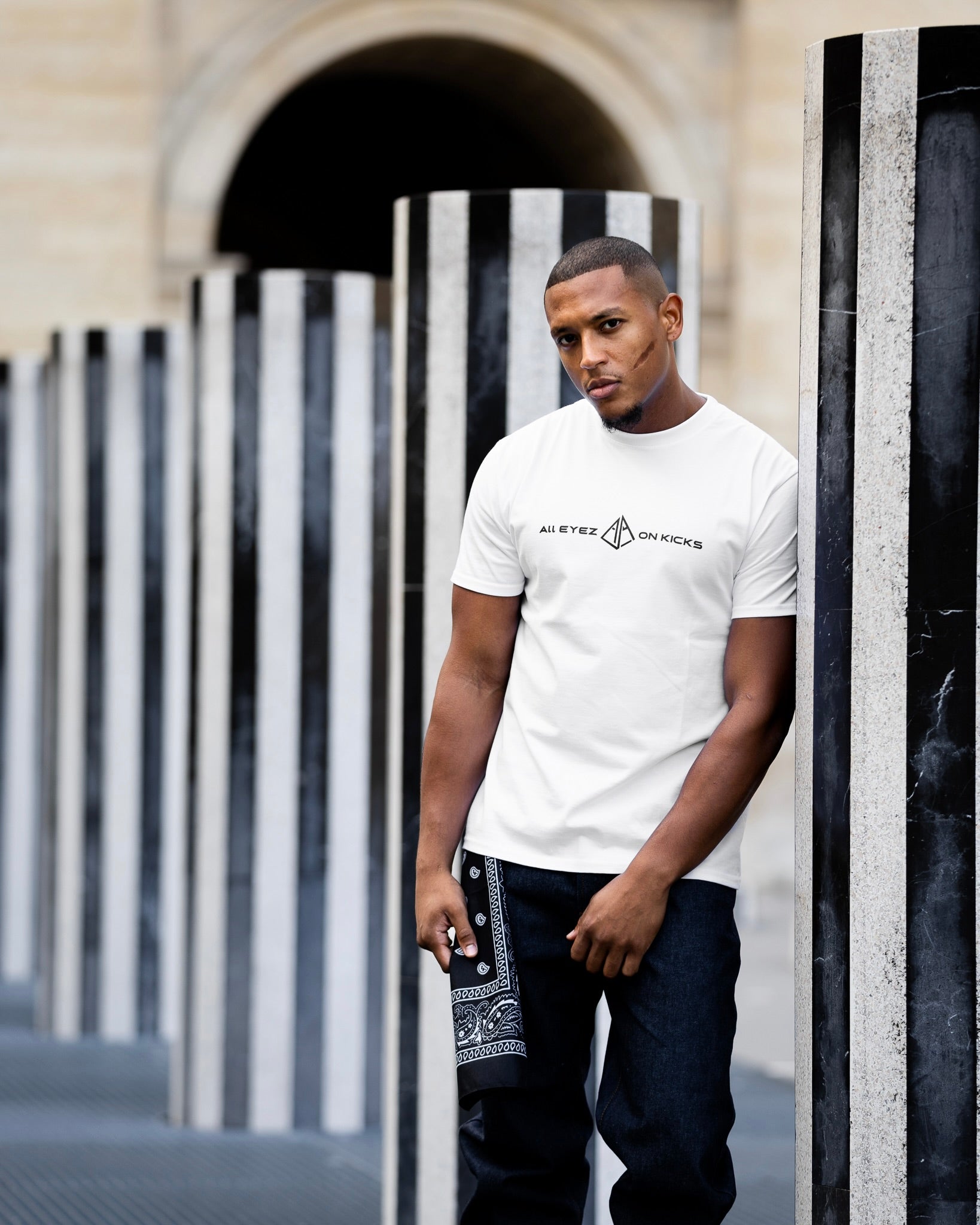 T-Shirt All Eyez On Kicks BLANC (Bandana Noir) 2Pac